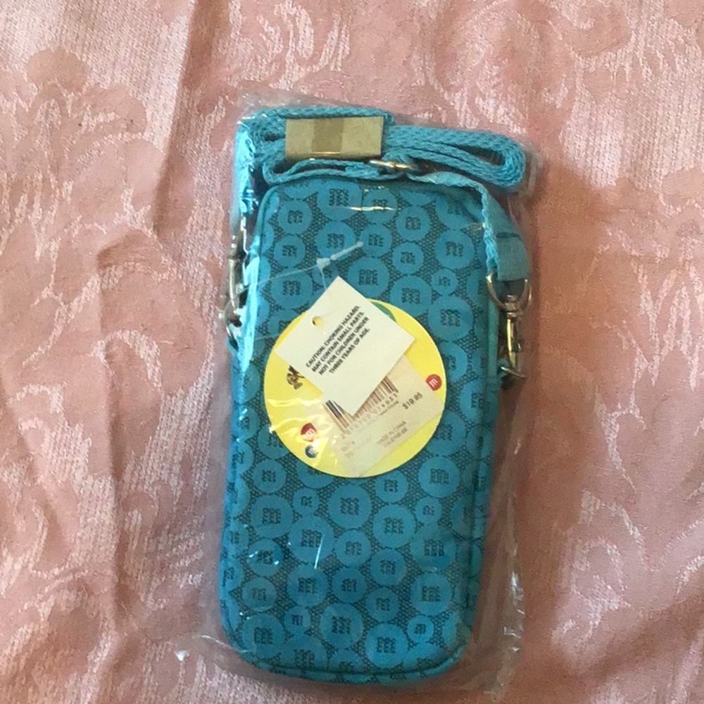 M&M PHONE HOLDER